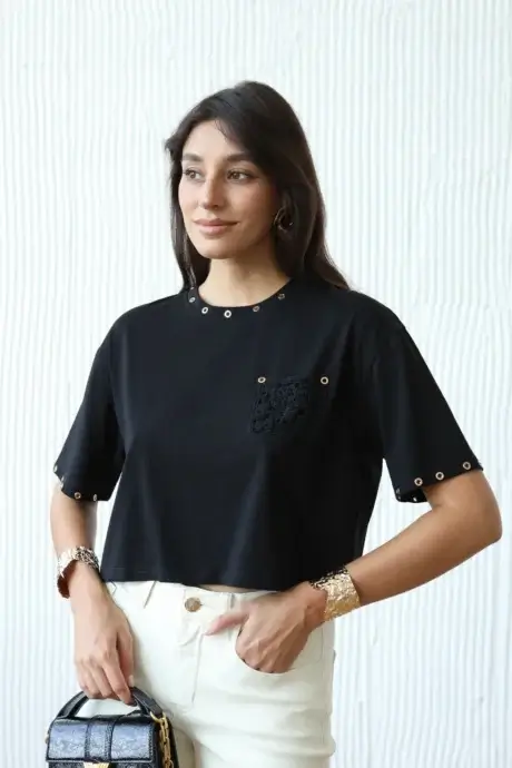 Футболка с люверсами бренда Trash and Luxury